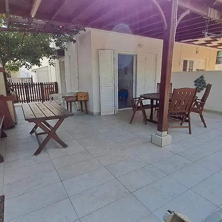 Relaxing Seaside Manors Λάρνακα